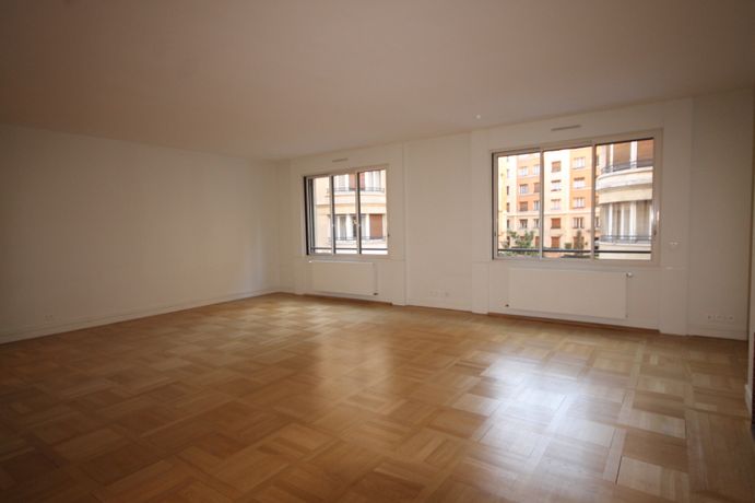 Appartement 5 pièce(s) 149 m²à louer Paris-16e-arrondissement