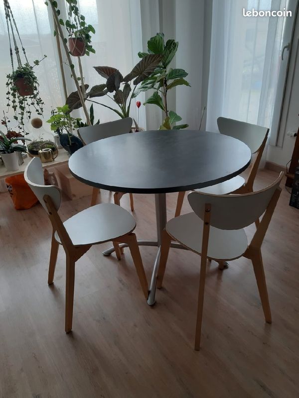 Table de cuisine (image 1)