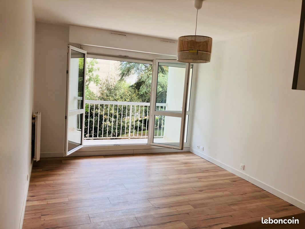 Appartement 1 pièce 28 m² · à Chatou · 27,9 m² · 160 000 €