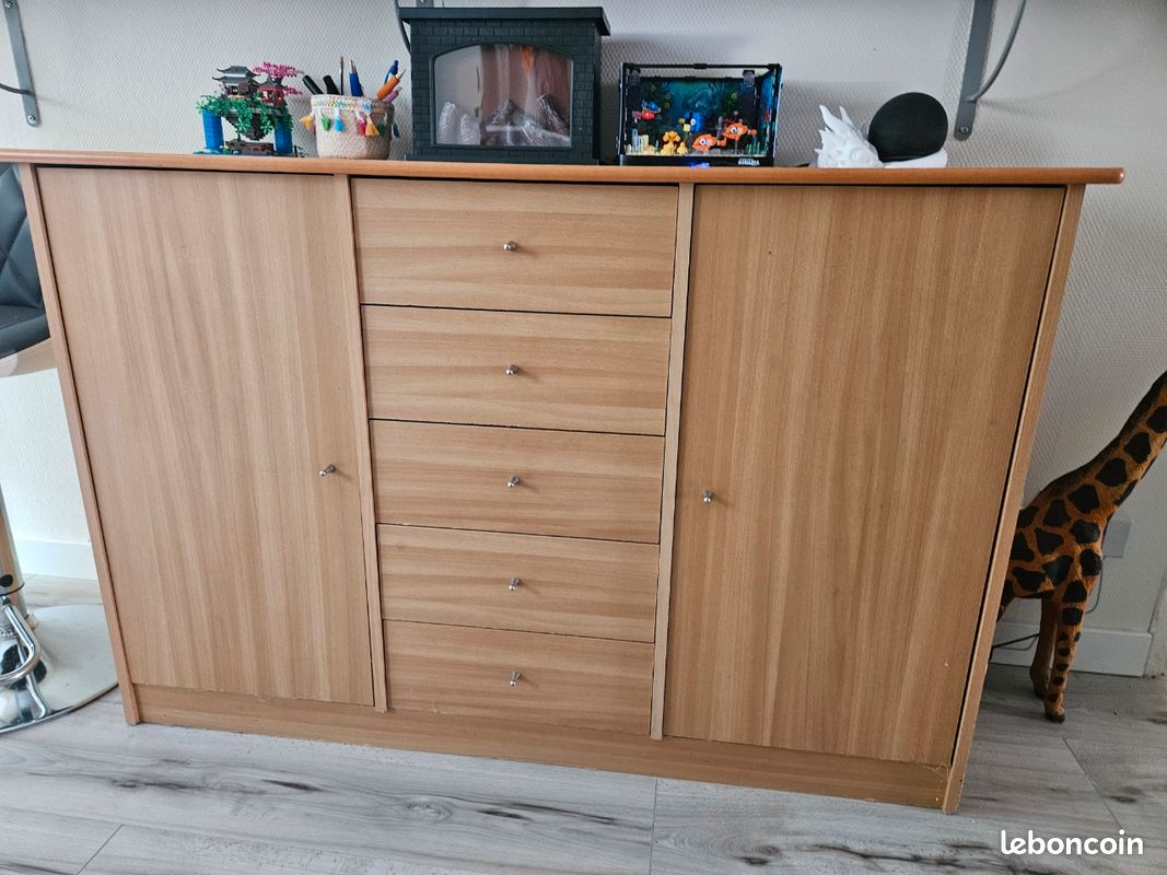 Buffet bas en bois (image 1)