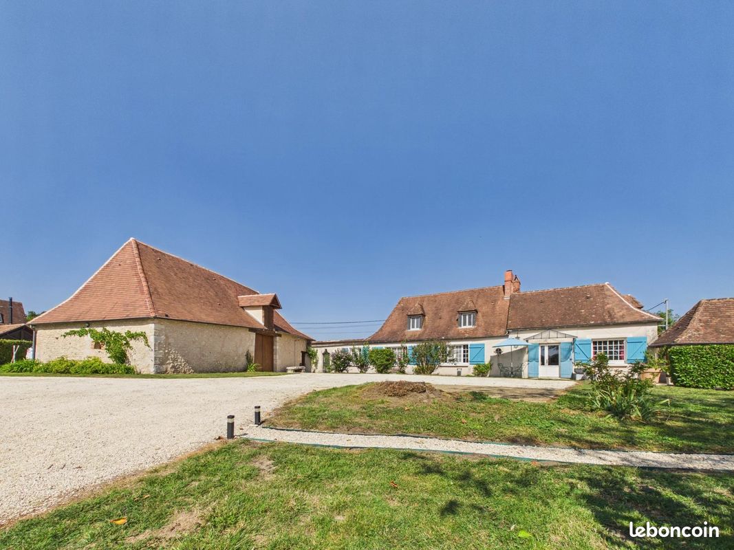 Maison 5 pièces 140 m² · à Bassillac Et Auberoche · 140 m² · 381 600 €