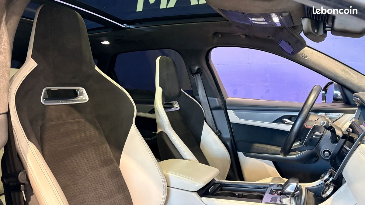 Jaguar F-Pace SVR 5.0 550ch 4x4 - Rare Phase 2 - Toit ouvrant - Son Meridian - Sièges AV/AR et volant chauffants (image 11)