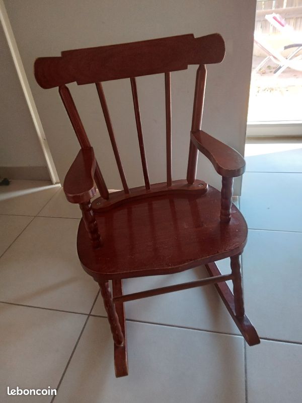 Chaise enfant qui bascule (image 1)