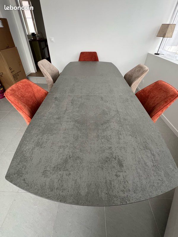 Table (image 4)