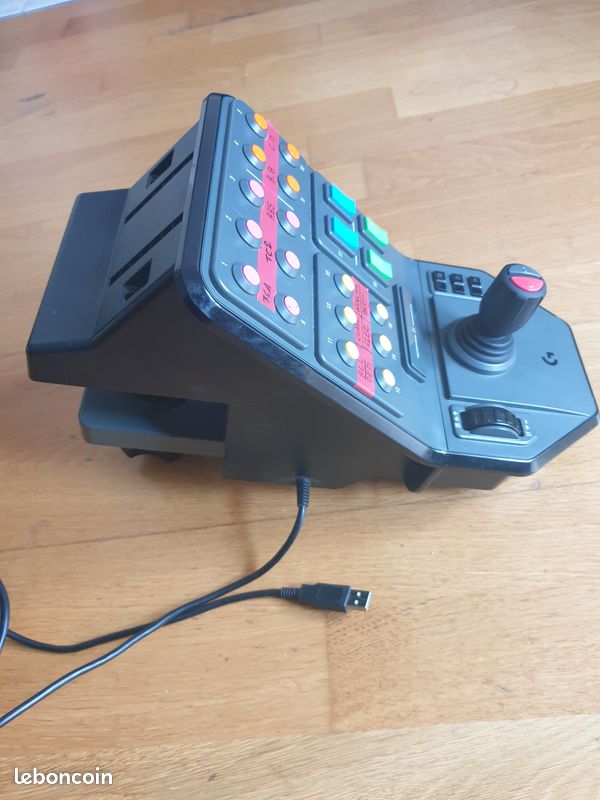 Logitech side panel heavy equipment (image 1)