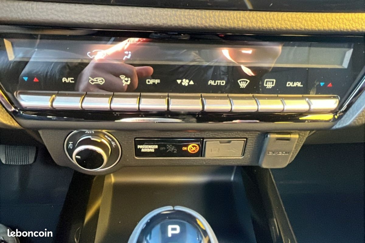 Isuzu D-max 2.2 TD 164 SPACE NITRO SPORT A/T8-8% (image 13)