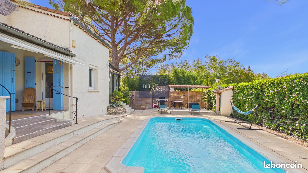 Maison 9 pièces 176 m² · à Ruoms · 176 m² · 378 000 €