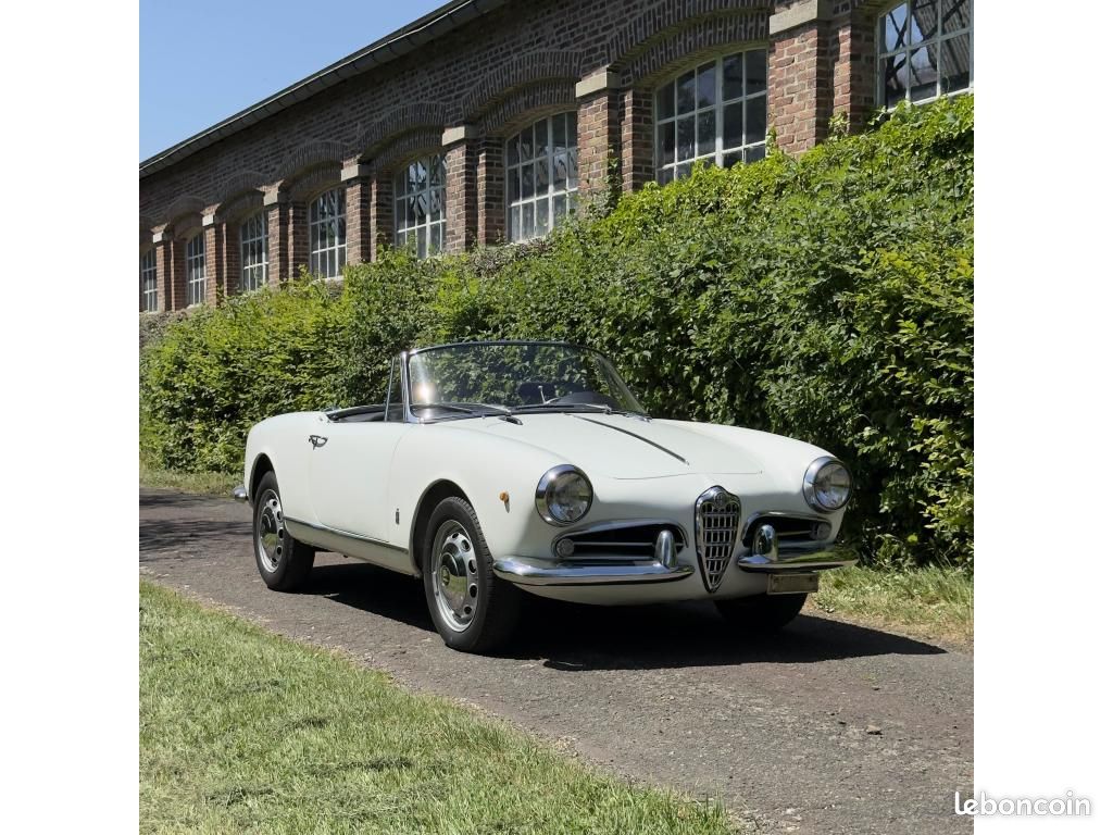 Alfa romeo giulietta spider (image 1)