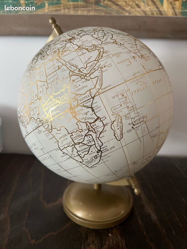 Globe terrestre decoratif (image 2)