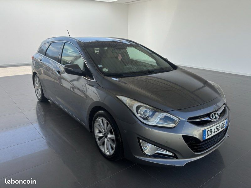 Hyundai I40 SW 1.7 CRDi 136ch premium / toit ouvrant / GPS / Moteur à chaîne (image 2)