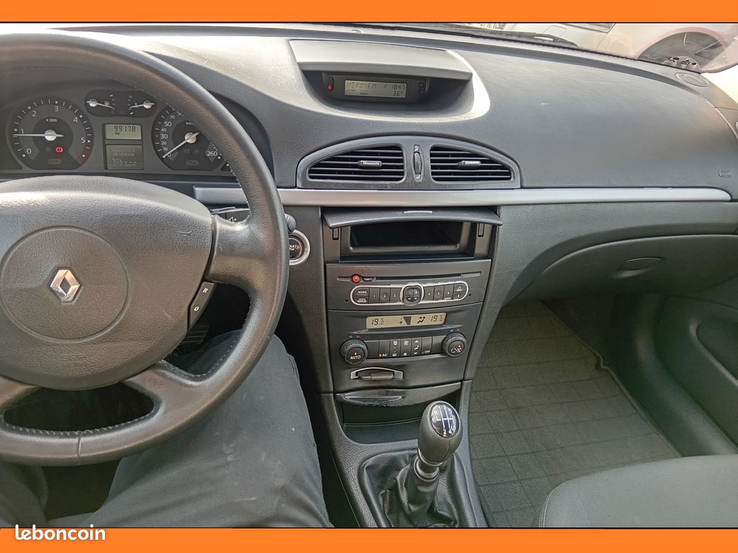 Renault Laguna 2 restylée 1.9 DCi 110cv Confort Expression 99 000 Kms (image 9)
