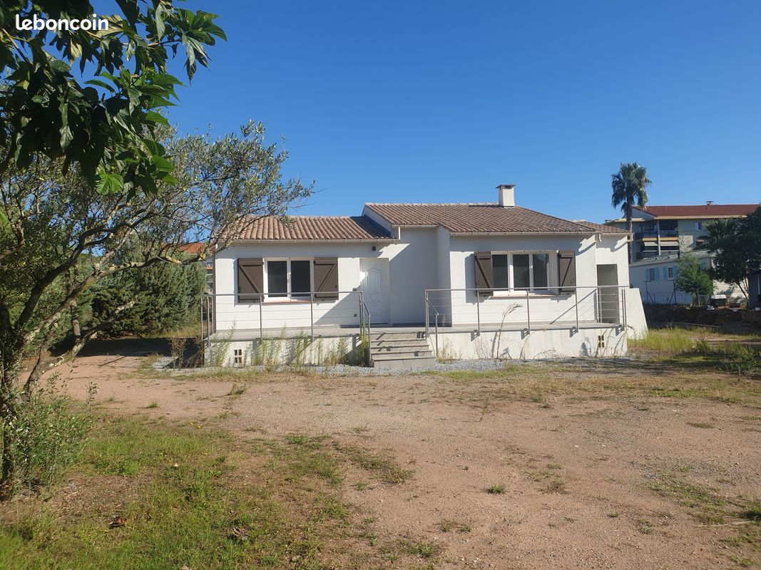 Maison 3 pièces 95 m² · à Fréjus · 95 m² · 1 371 €