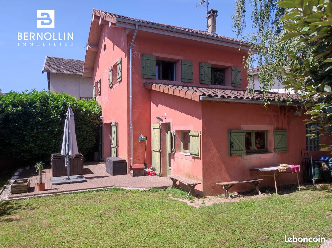 Maison 4 pièces 102 m² · à Saint-Étienne-du-Bois · 102 m² · 210 000 €