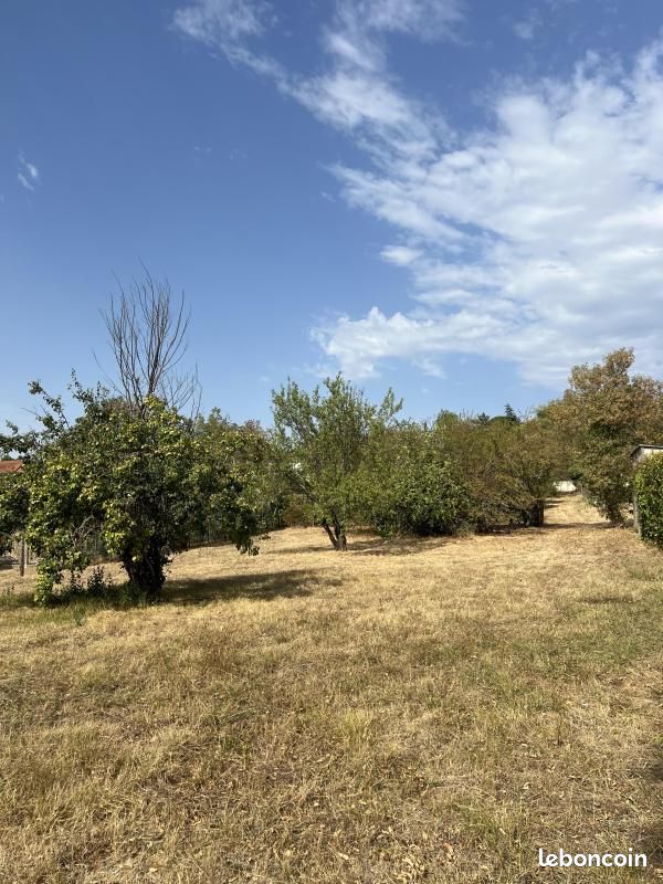 Terrain 1 095 m² Castres · 77 000 €