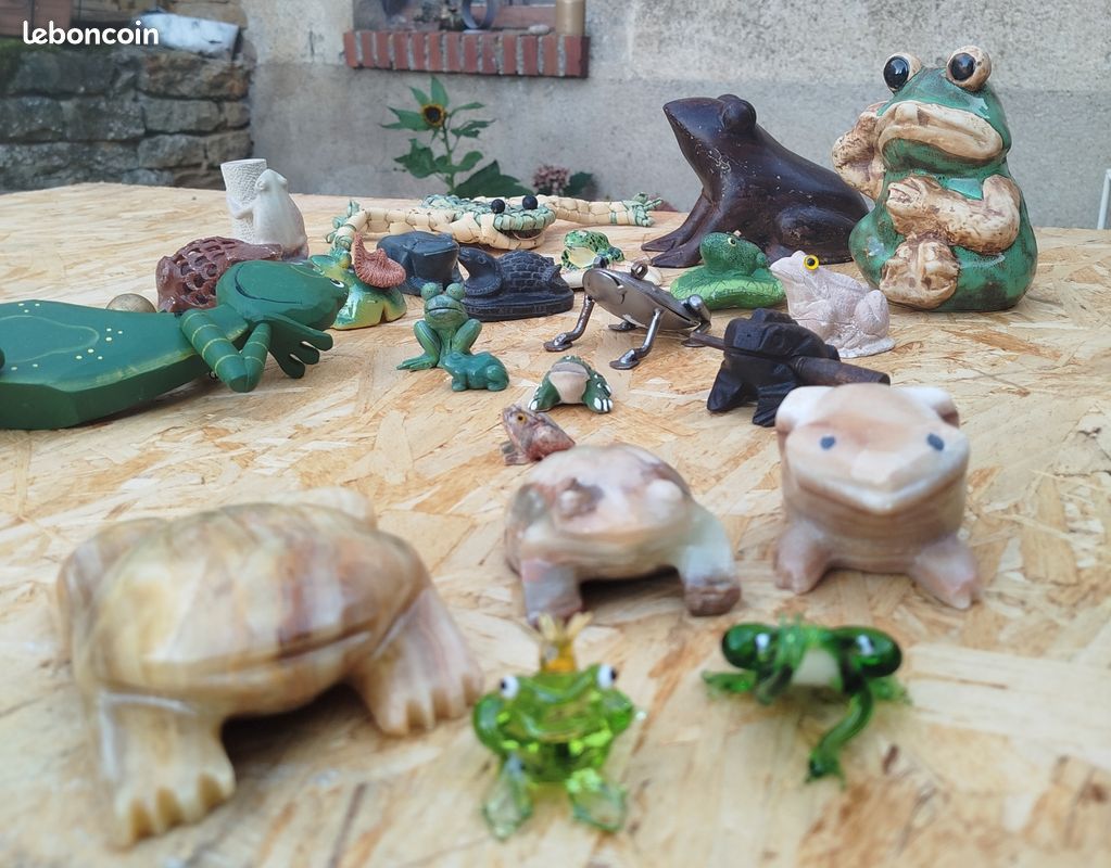Groupe de 3 grenouilles florales en métal et verre - France