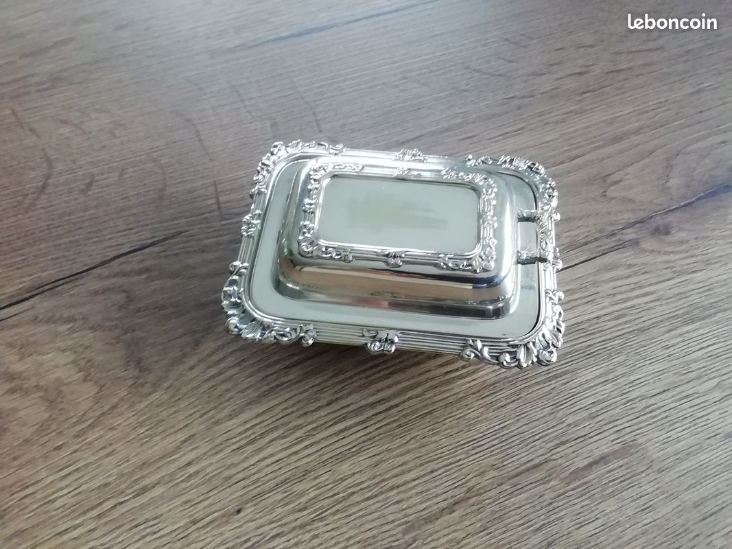 Tabatiere en argent (image 1)