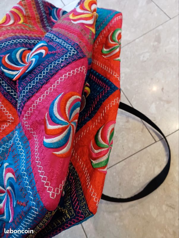 Sac à Main Vietnamien Brodé Main - Soie, Motif Floral Brun - Fermeture Aimantée - Neuf Sans étiquette