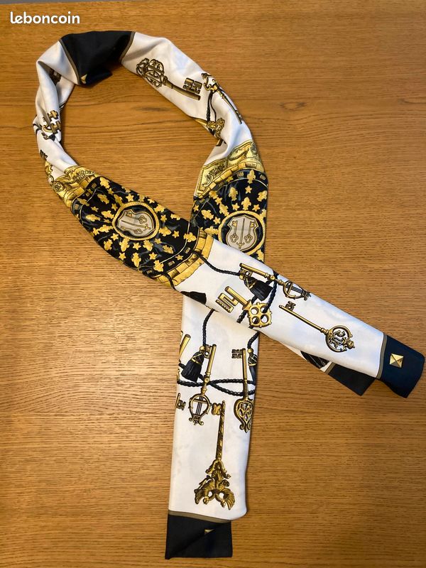 Foulard Hermès long (image 3)