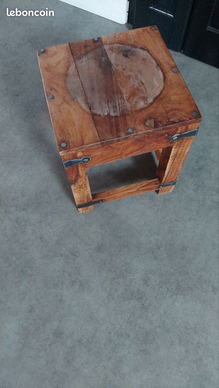 Tabouret en noyer (image 3)