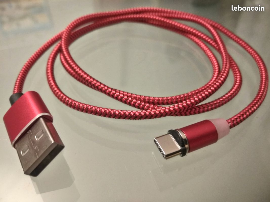 Câble USB/Téléphone Universel et Magnétique, Très rapide (image 1)