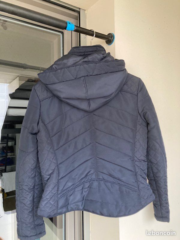 Vends blouson à capuche femme stradivarius (image 2)