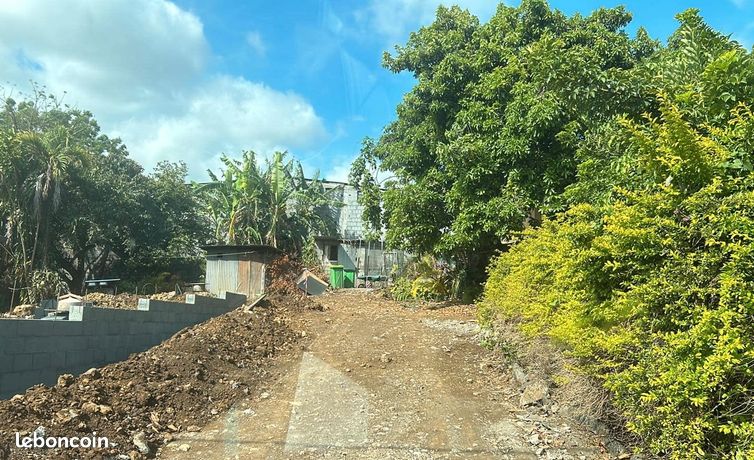 Terrain 262 m² SAINT PIERRE