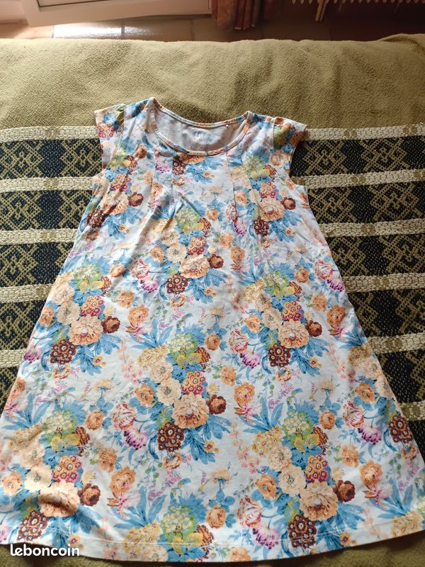 Lot de 4 vêtements Fille, taille 6- 7 ans (image 3)