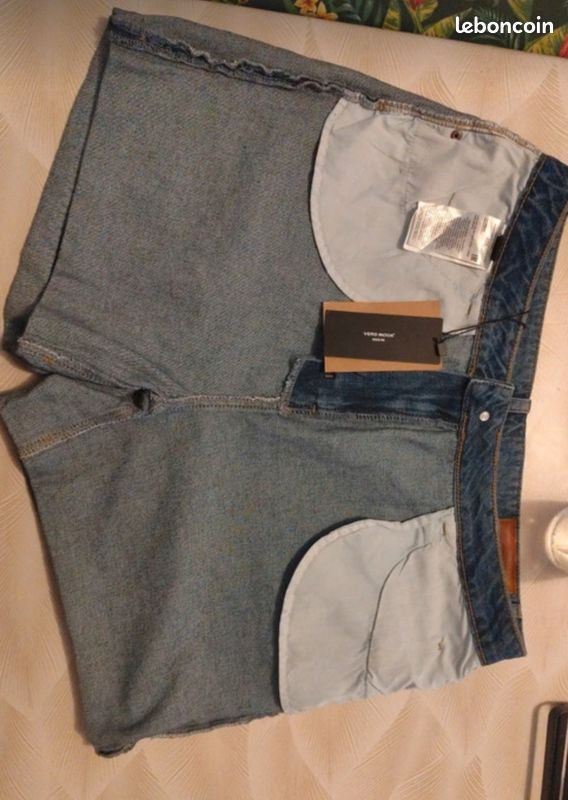 Short (image 3)