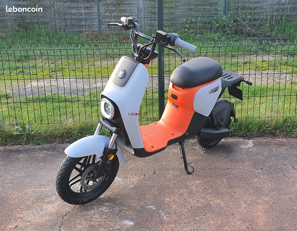 Scooter électrique Segway eMoped B110S