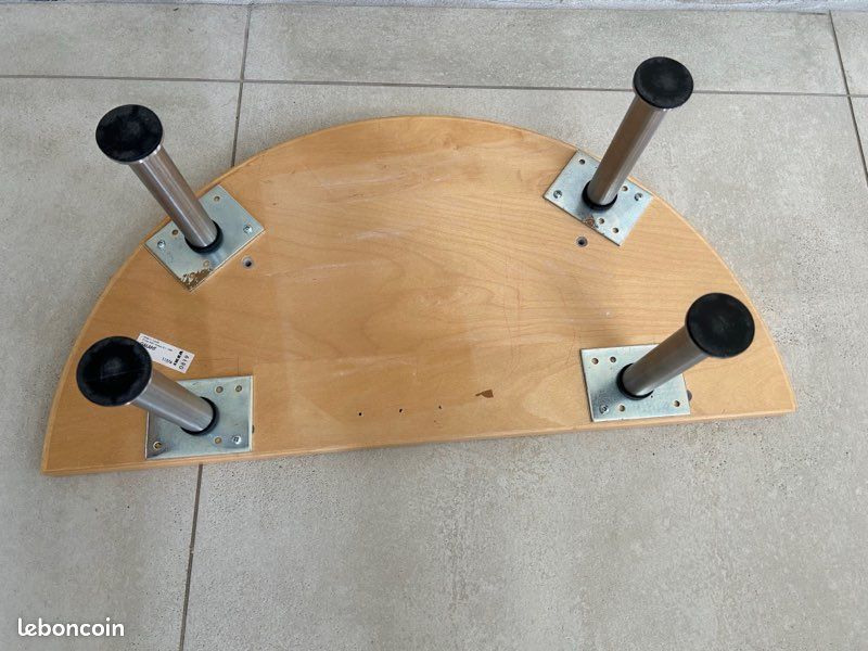 Étagère demi-lune IKEA avec pieds (image 3)
