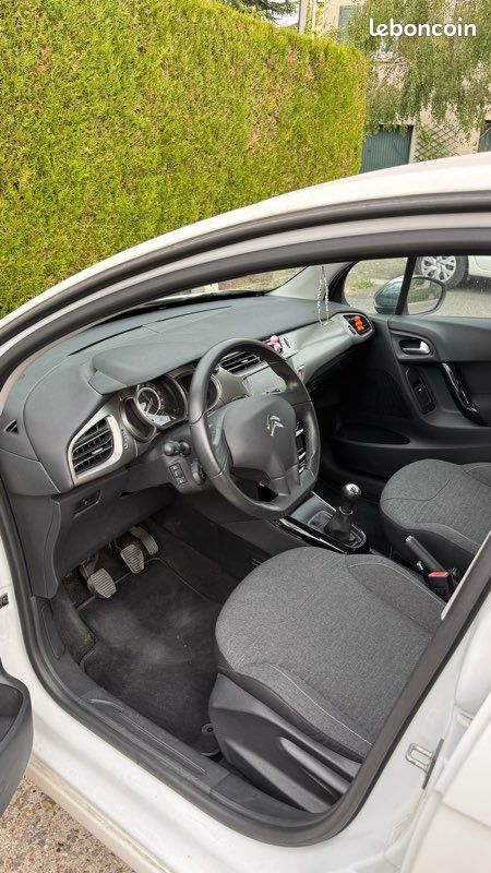 À vendre Citroën C3 Pure tech 82 (feel) (image 3)