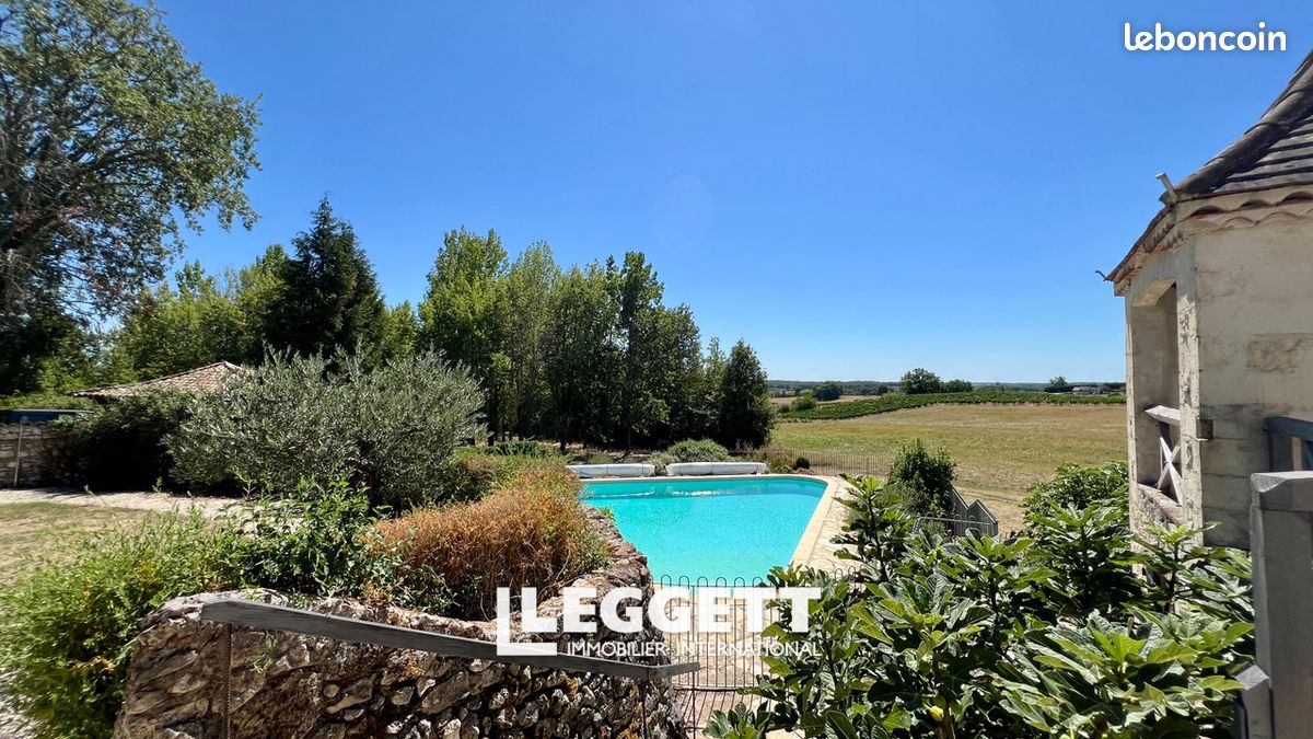 Maison 8 pièces 300 m² · à Loubès-Bernac · 300 m² · 499 000 €