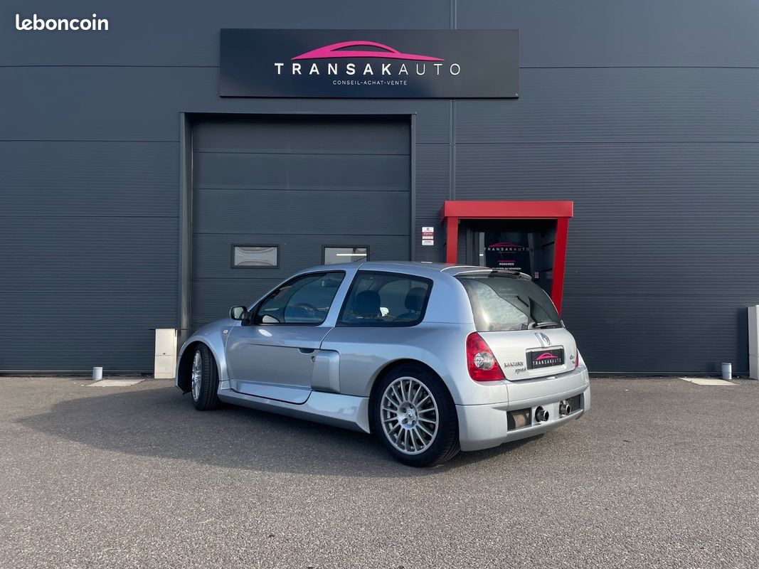 RENAULT CLIO 3.0 V6 Sport (image 3)