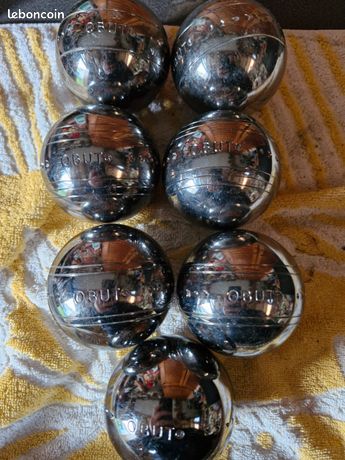 Doublette Boules De Pétanque Obut – 720N 22 (723g, 7.1cm) Et 750G 62 (754g, 7.3cm)