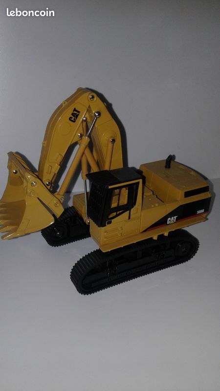 Caterpillar 5080 diecast master (image 1)