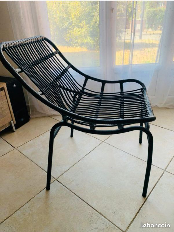 Fauteuil design rotin noir (image 2)