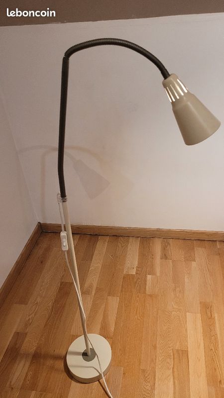 Lampadaire marque Ikea (image 5)