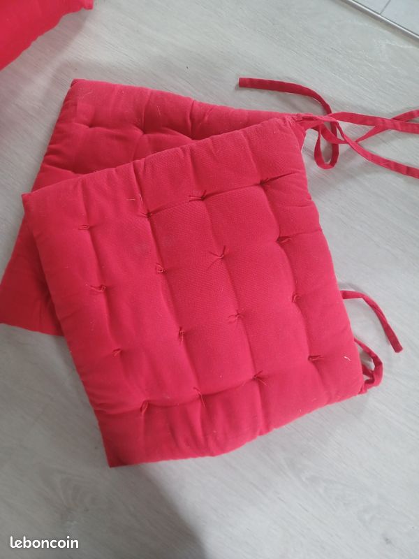 Coussins rouges (image 4)