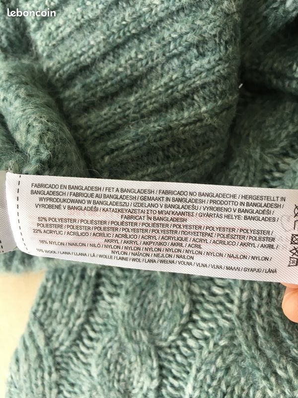 Pull blanc à rayures et boutons de Primark