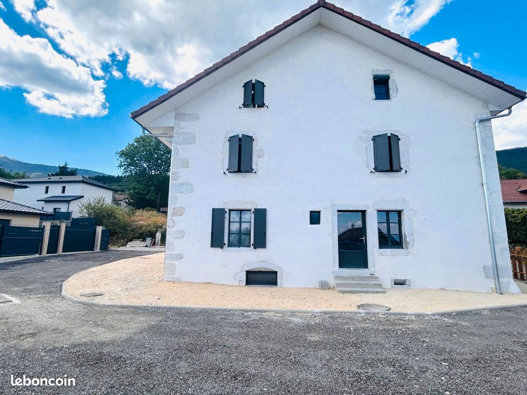 Maison 3 pièces 84 m² · à Péron · 84 m² · 285 000 €