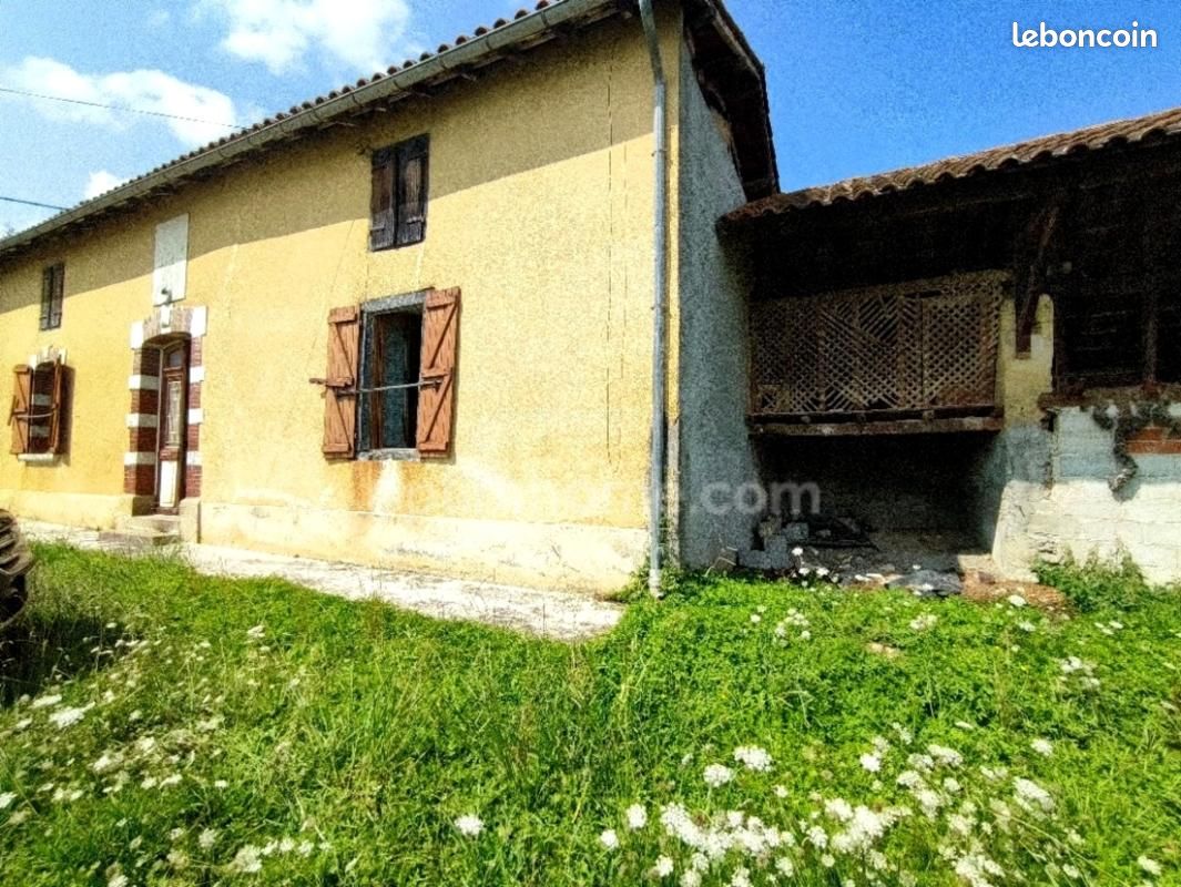 Maison 2 pièces 90 m² · à Luby-Betmont · 90 m² · 67 000 €