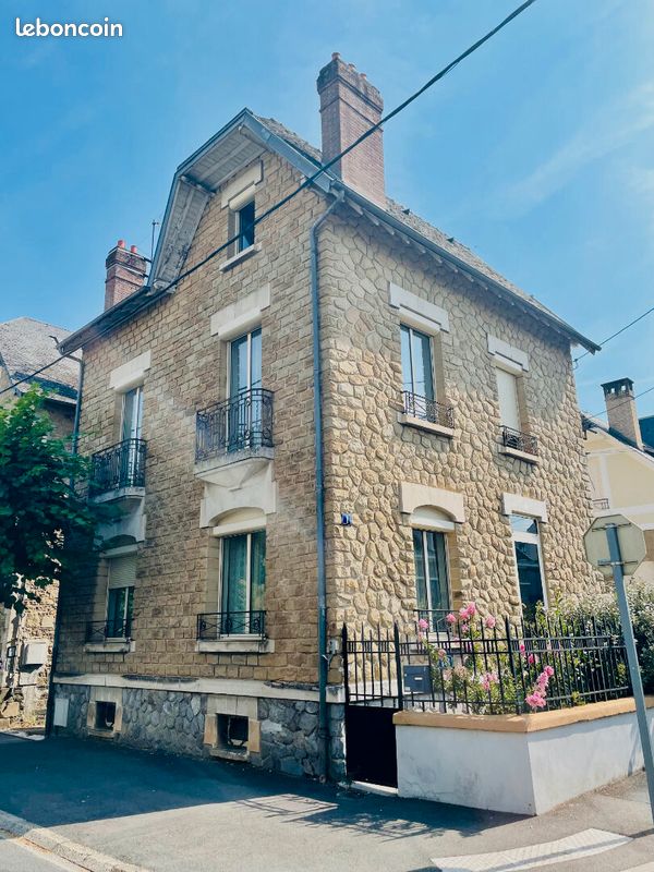 Maison 8 pièces 137 m² · à Brive-la-Gaillarde · 137 m² · 318 000 €