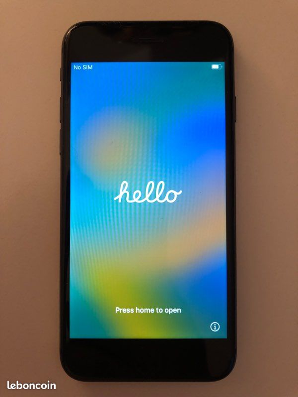 IPhone 8 64Go Gris Sidéral (image 1)