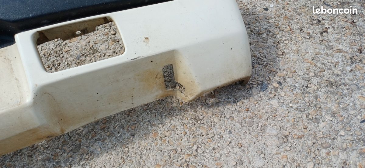 Pare choc arrière 205 GTI (image 2)