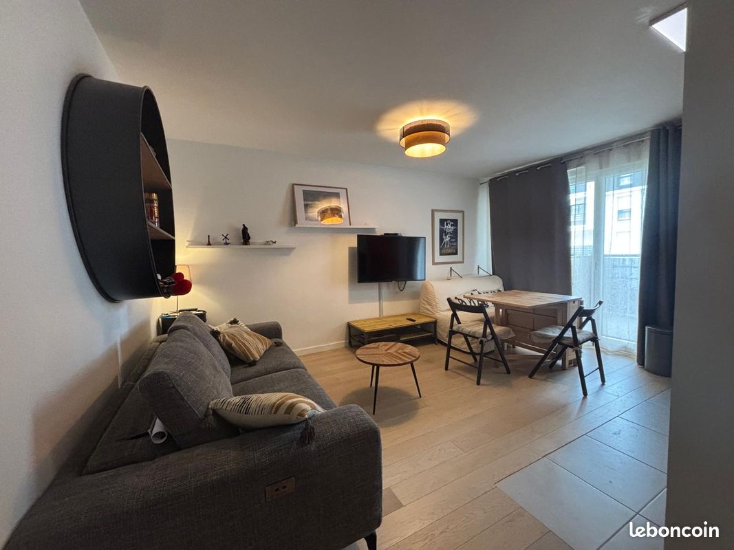 Parking 2 pièces 42 m² · à Ferrières-en-Brie · 42 m² · 1 100 €/mois