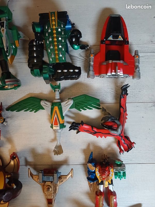 LOT POWER RANGER de 3 figurines MYSTIC FORCE MINAUTAURUS THUNDER FURY