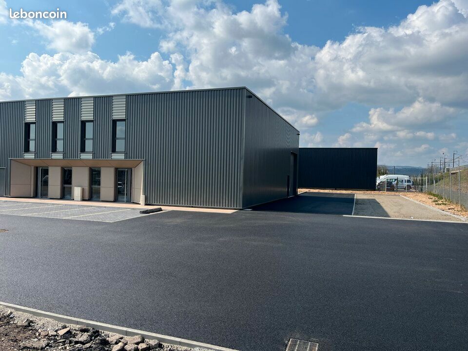 Local d'activité 404 m² (image 3)