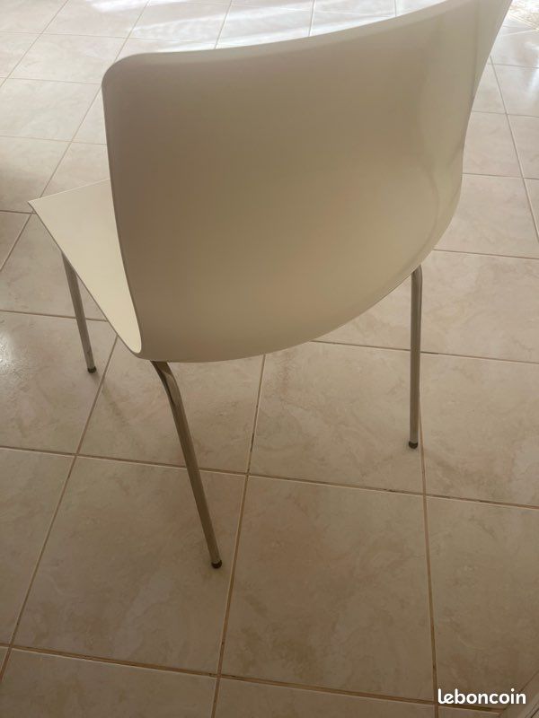 Table de salle à manger avec 6chaises IKEA (image 10)