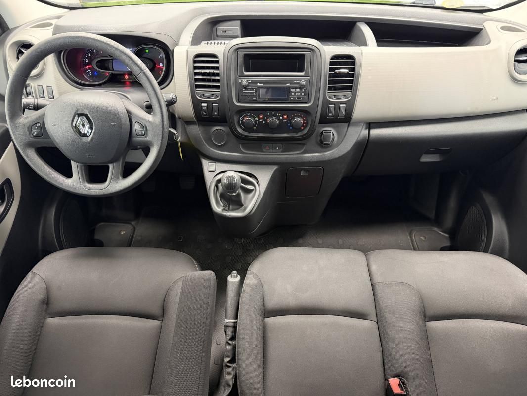 Renault Trafic 4p Combi Zen L1 Energy dCi 125 9 places / À PARTIR DE 302,05 (image 20)