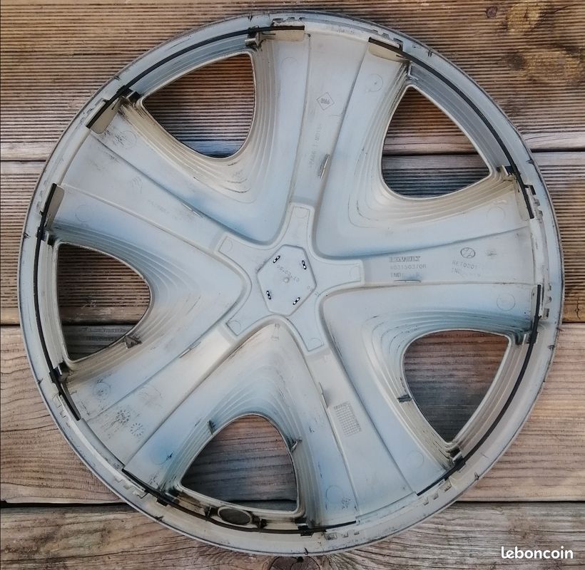 Enjoliveur Renault 16 pouces modèle Fairway pour Renault Clio 4 - 1 seul exemplaire d'occasion (image 2)